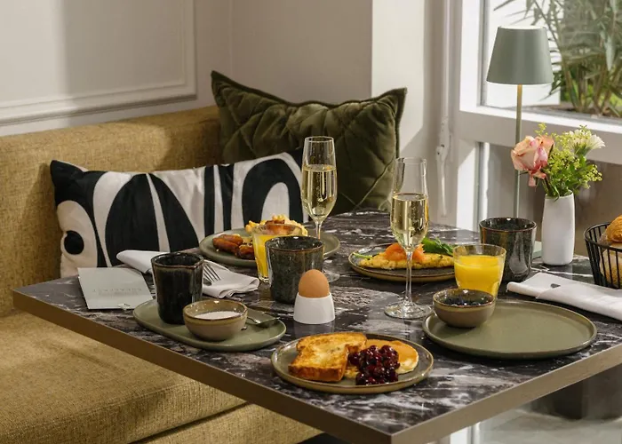 Bloemendal, Near Aachen فندق فالس