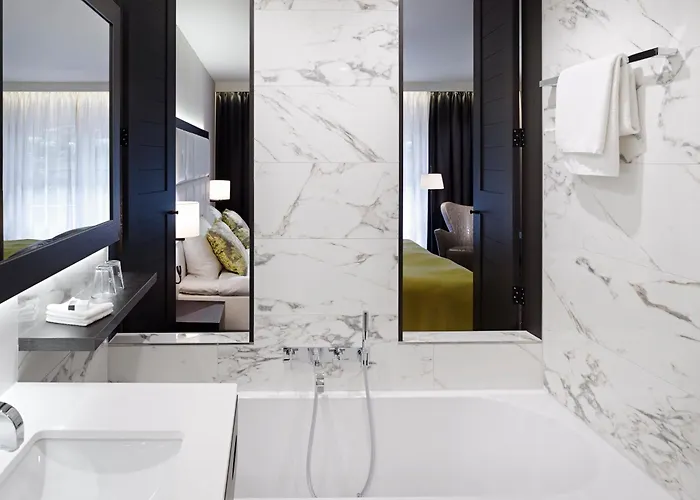 Bloemendal, Near Aachen فندق